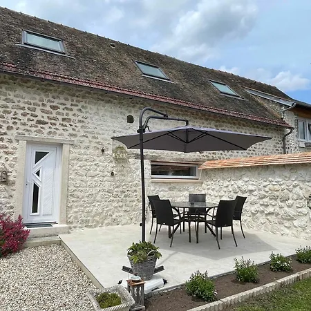L'Histoire D'Une Hirondelle Bouafles Exterior photo